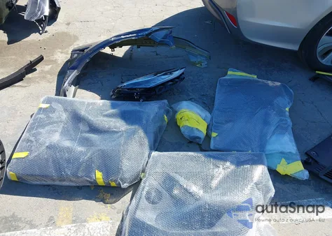 2022 Tesla Model Y Long Range Dual Motor All-Wheel Drive z USA, uszkodzony, nr VIN 7SAYGDEE8NF341622